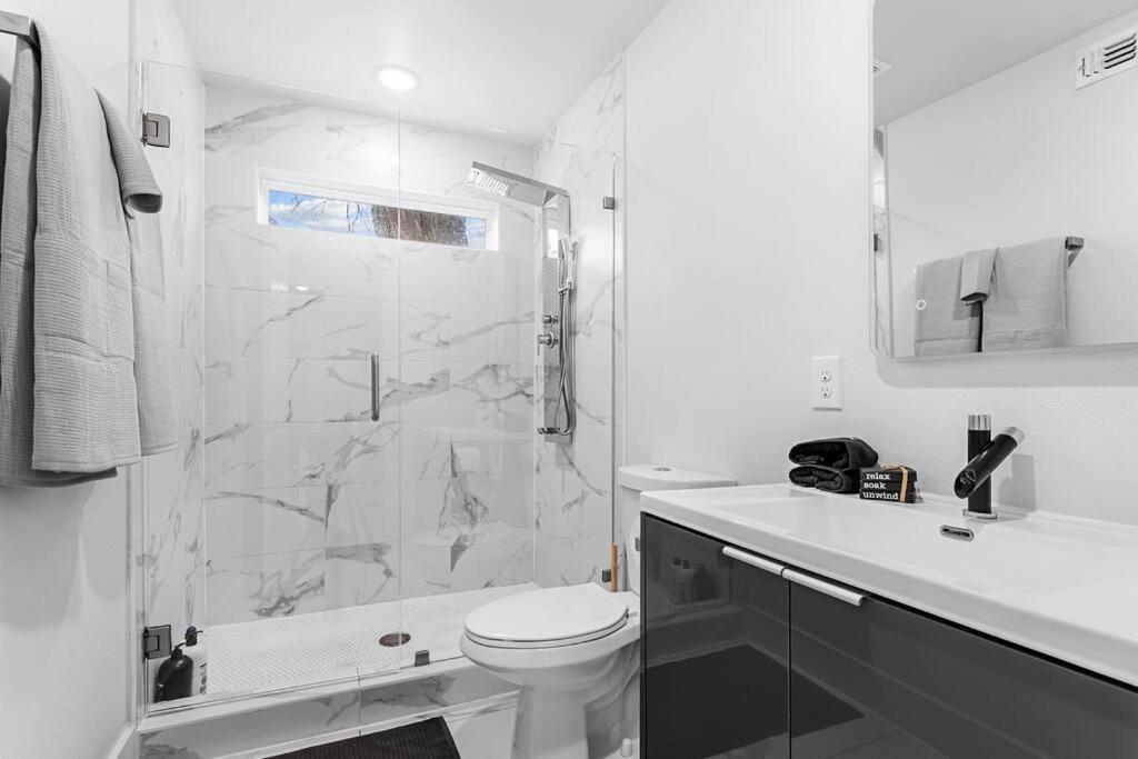 Stylish 2 Bed 1 Mile To Downtown Free Parking Villa Dallas Eksteriør bilde